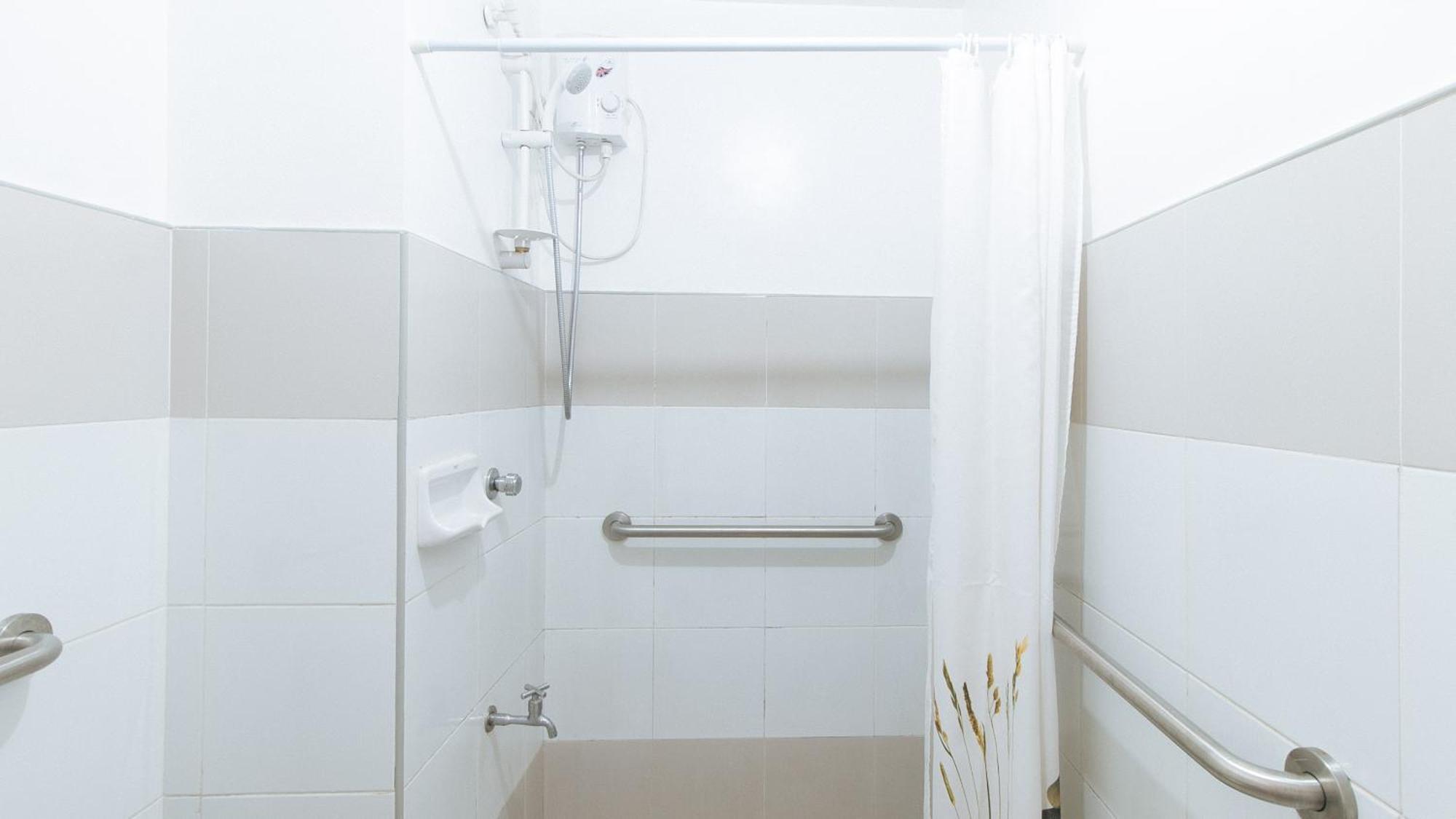 RedDoorz @ Melbourne Suites Makati Makati City Zewnętrze zdjęcie