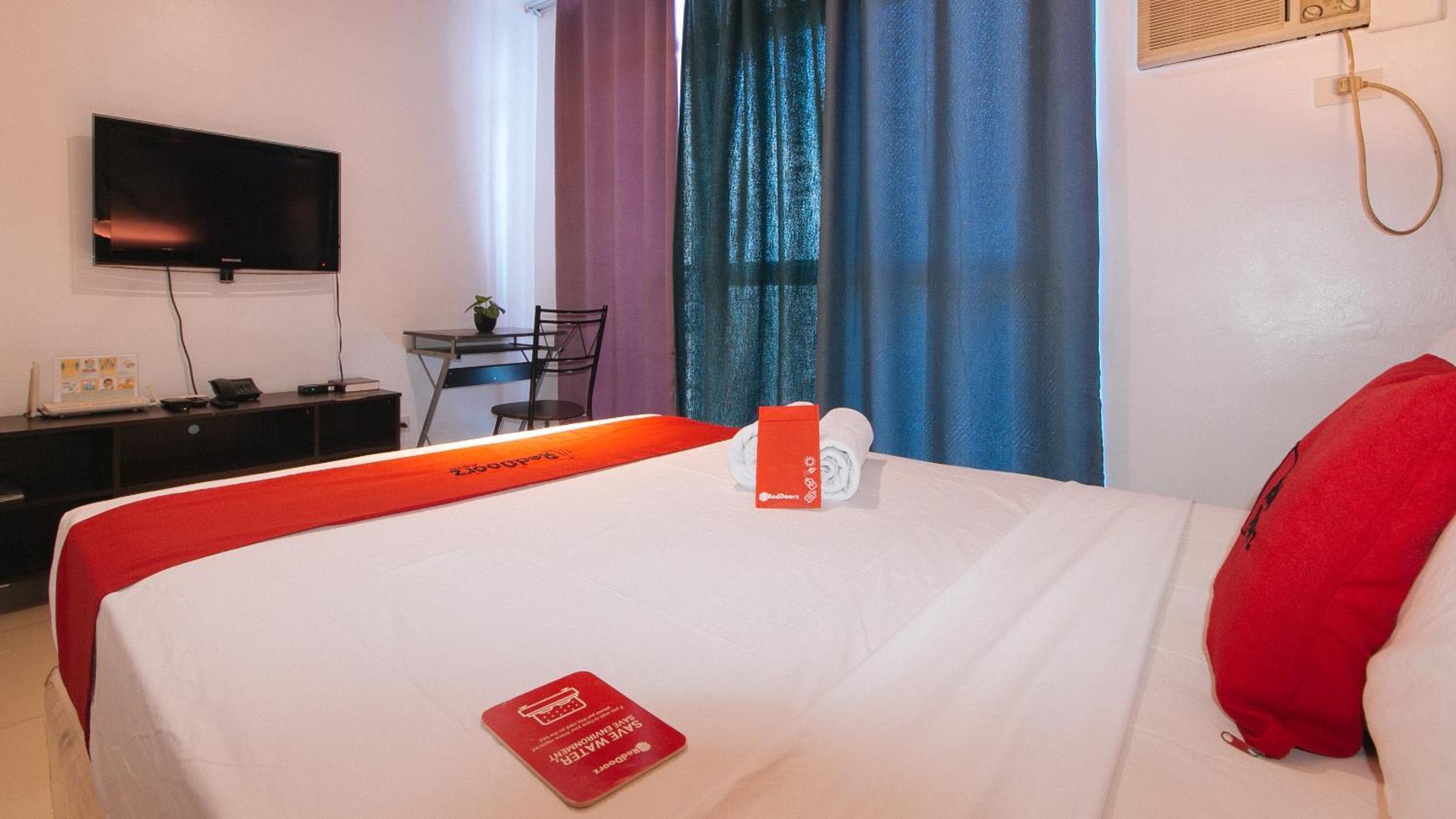 RedDoorz @ Melbourne Suites Makati Makati City Zewnętrze zdjęcie