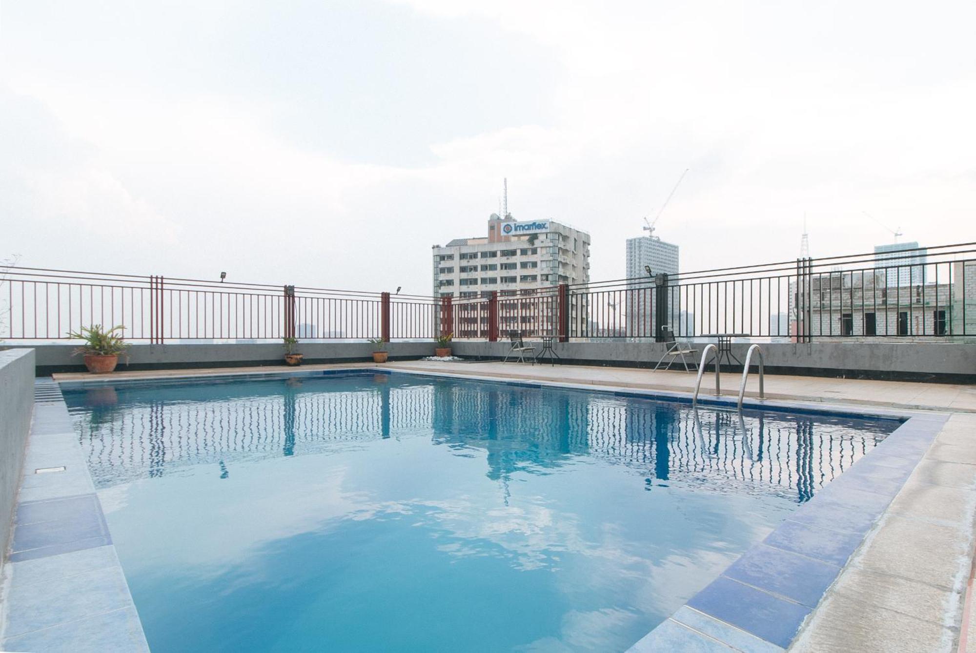 RedDoorz @ Melbourne Suites Makati Makati City Zewnętrze zdjęcie